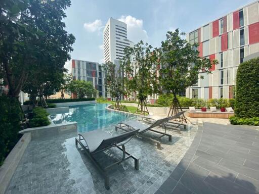 For SALE : Taka Haus Ekamai 12 / 1 Bedroom / 1 Bathrooms / 35 sqm / 5100000 THB [S11480]