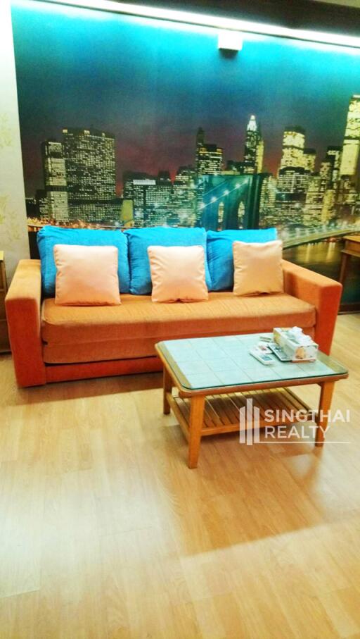 For SALE : D.S. Tower 2 Sukhumvit 39 / 2 Bedroom / 2 Bathrooms / 71 sqm / 5300000 THB [6638357]