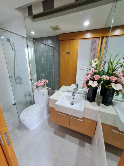 For SALE : Circle Sukhumvit 11 / 1 Bedroom / 1 Bathrooms / 44 sqm / 5500000 THB [S11486]