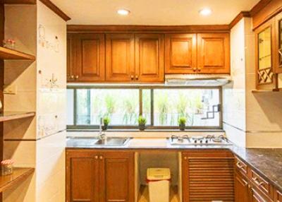For SALE : Beverly Tower Condo / 2 Bedroom / 2 Bathrooms / 76 sqm / 5800000 THB [7521025]