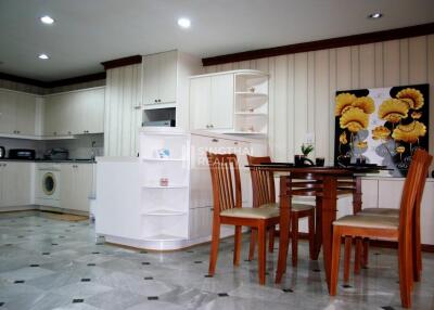 For SALE : Supalai Place / 2 Bedroom / 2 Bathrooms / 97 sqm / 6200000 THB [9765847]