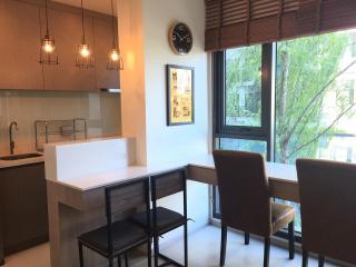 For SALE : Rhythm Sukhumvit 36-38 / 1 Bedroom / 1 Bathrooms / 33 sqm / 6400000 THB [S11054]