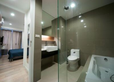 For SALE : 15 Sukhumvit Residences / 1 Bedroom / 1 Bathrooms / 58 sqm / 6800000 THB [S10876]
