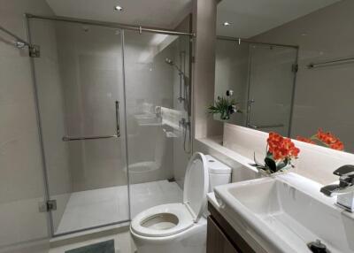 For SALE : Vtara Sukhumvit 36 / 2 Bedroom / 2 Bathrooms / 51 sqm / 6800000 THB [S11532]
