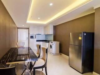 For SALE : State Tower / 1 Bedroom / 1 Bathrooms / 68 sqm / 7090000 THB [S10706]