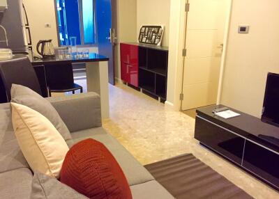 For SALE : The Crest Sukhumvit 34 / 1 Bedroom / 1 Bathrooms / 35 sqm / 7600000 THB [S11335]