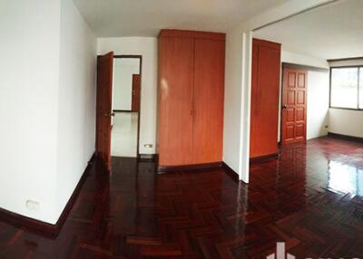 For SALE : Beverly Tower Condo / 2 Bedroom / 2 Bathrooms / 119 sqm / 7800000 THB [7541603]