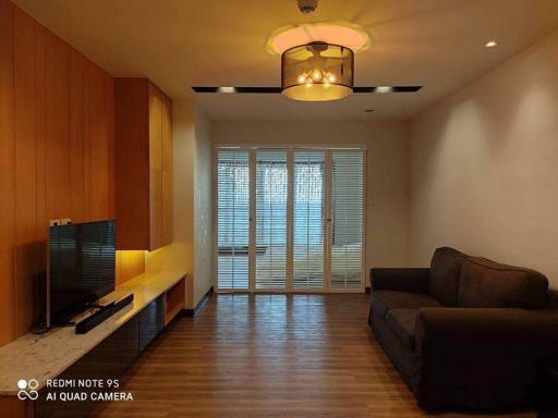 For SALE : State Tower / 1 Bedroom / 1 Bathrooms / 68 sqm / 7800000 THB [S10954]