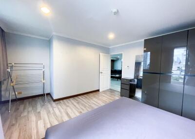 For RENT : Supalai Place / 2 Bedroom / 1 Bathrooms / 111 sqm / 7900000 THB [10773622]