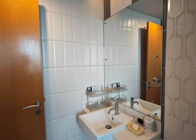 For SALE : Circle Condominium / 2 Bedroom / 2 Bathrooms / 74 sqm / 8000000 THB [S11303]