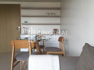 For SALE : Downtown Forty Nine / 1 Bedroom / 1 Bathrooms / 45 sqm / 8220000 THB [2840570]