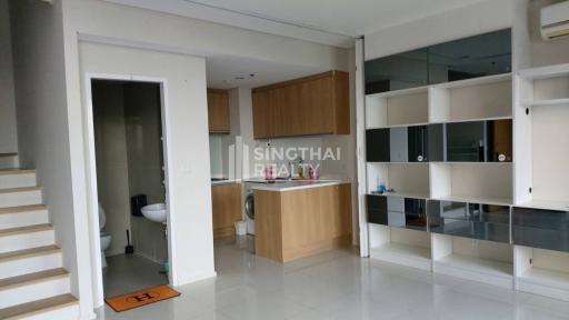 For SALE : Villa Asoke / 1 Bedroom / 2 Bathrooms / 82 sqm / 9900000 THB [S10248]