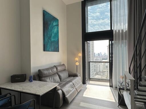 For SALE : The Lofts Silom / 1 Bedroom / 1 Bathrooms / 46 sqm / 10200000 THB [S11292]