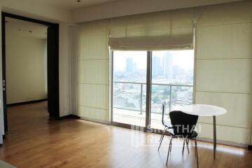 For SALE : The Lofts Yennakart / 2 Bedroom / 2 Bathrooms / 68 sqm / 10200000 THB [5345522]