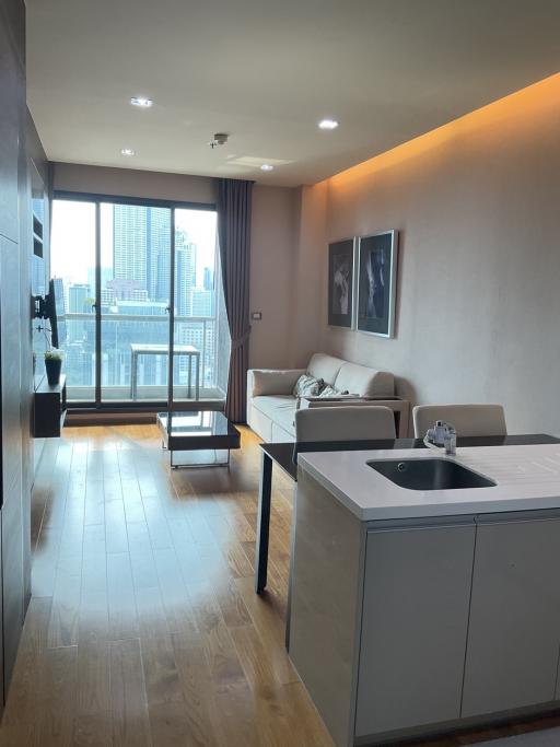 For SALE : The Address Sathorn / 1 Bedroom / 1 Bathrooms / 56 sqm / 10600000 THB [S11109]