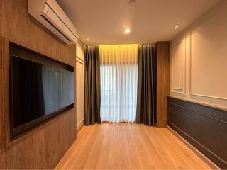 For SALE : Noble Remix / 2 Bedroom / 2 Bathrooms / 57 sqm / 10500000 THB [S11142]