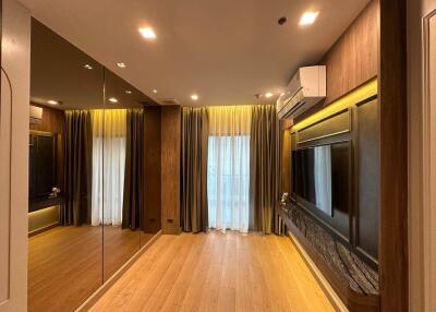 For SALE : Noble Remix / 2 Bedroom / 2 Bathrooms / 57 sqm / 10500000 THB [S11142]