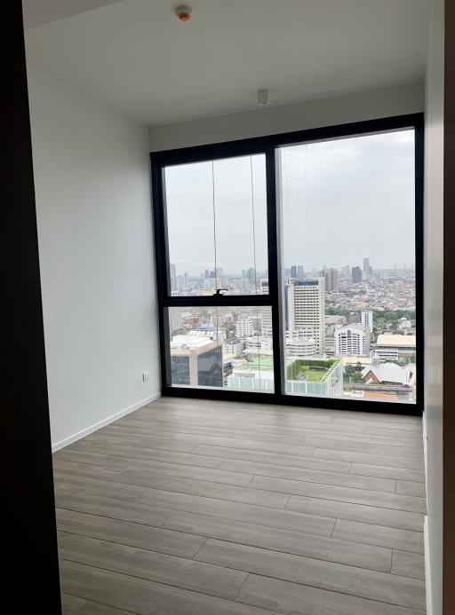 For SALE : The Lofts Silom / 1 Bedroom / 1 Bathrooms / 48 sqm / 10700000 THB [S11413]