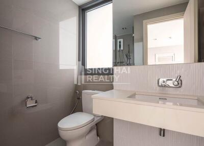 For SALE : Rhythm Sukhumvit 42 / 2 Bedroom / 2 Bathrooms / 57 sqm / 10900000 THB [S10842]