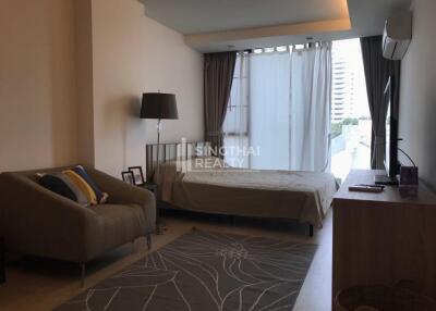 For SALE : Via 49 / 2 Bedroom / 2 Bathrooms / 76 sqm / 11000000 THB [S10708]