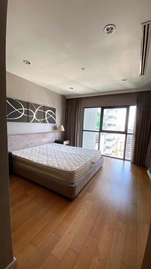 For SALE : Sathorn Gardens / 2 Bedroom / 2 Bathrooms / 78 sqm / 11500000 THB [S10937]