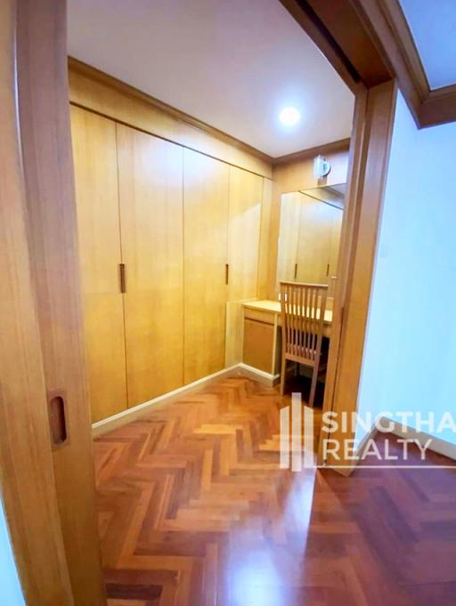 For SALE : Supalai Place / 2 Bedroom / 2 Bathrooms / 167 sqm / 11800000 THB [8429500]