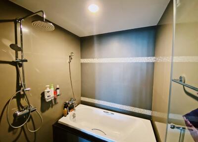 For SALE : The Crest Sukhumvit 34 / 1 Bedroom / 1 Bathrooms / 45 sqm / 11800000 THB [S11299]