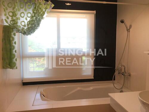 For SALE : The Address Sukhumvit 42 / 2 Bedroom / 2 Bathrooms / 81 sqm / 12000000 THB [2839649]