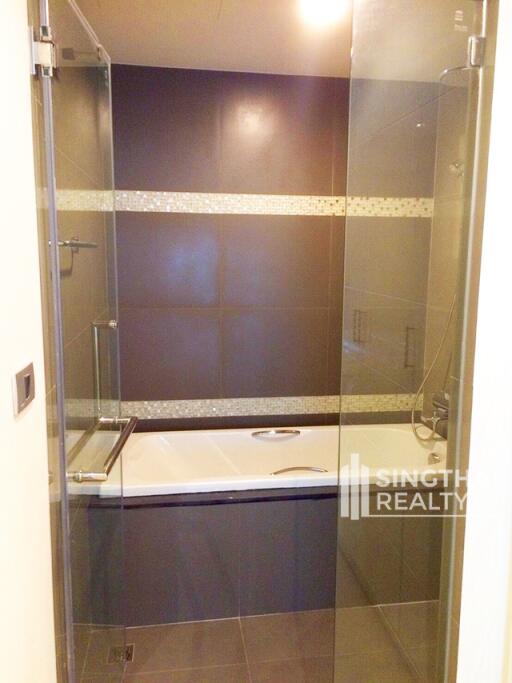 For SALE : The Crest Sukhumvit 34 / 1 Bedroom / 1 Bathrooms / 48 sqm / 12000000 THB [8496641]