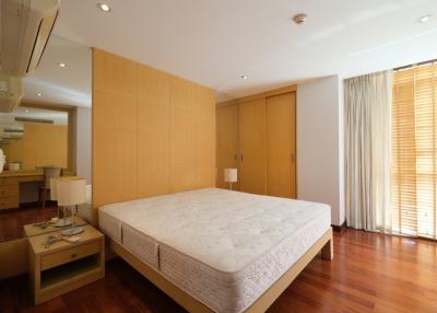 For SALE : Urbana Sukhumvit 15 / 2 Bedroom / 2 Bathrooms / 110 sqm / 12000000 THB [9855485]