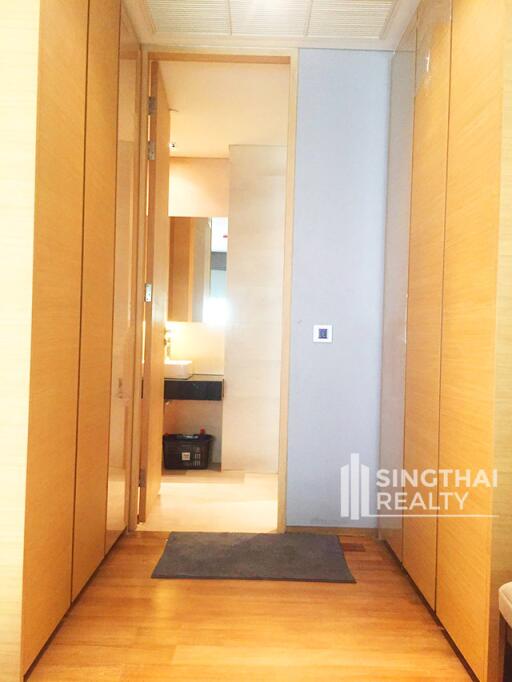 For SALE : Saladaeng Residences / 1 Bedroom / 1 Bathrooms / 62 sqm / 13200000 THB [7069950]