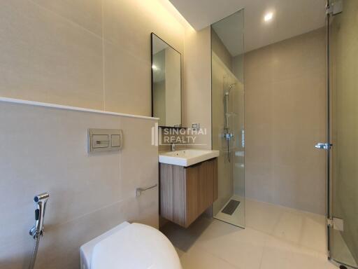 For SALE : Circle Sukhumvit 31 / 2 Bedroom / 2 Bathrooms / 70 sqm / 13500000 THB [S10068]