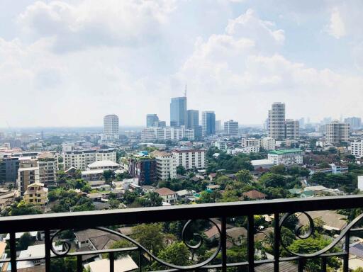 For SALE : The Crest Sukhumvit 34 / 1 Bedroom / 1 Bathrooms / 53 sqm / 12000000 THB [S11222]