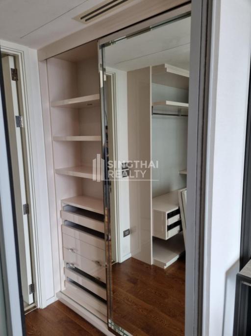 For SALE : The Bangkok Sathorn / 1 Bedroom / 1 Bathrooms / 67 sqm / 13800000 THB [S10107]