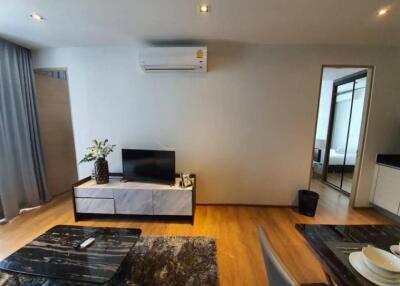 For SALE : Park Origin Phromphong / 2 Bedroom / 2 Bathrooms / 56 sqm / 14200000 THB [S11324]