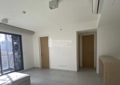 For SALE : The Lofts Ekkamai / 2 Bedroom / 2 Bathrooms / 70 sqm / 14500000 THB [S10776]