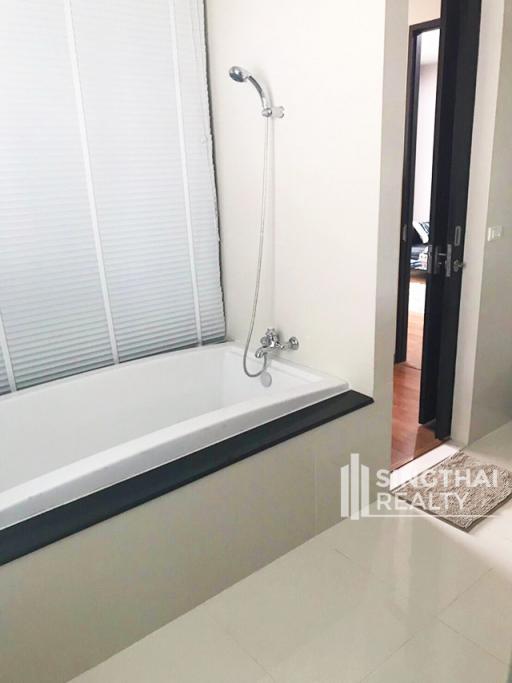 For SALE : The Address Chidlom / 2 Bedroom / 2 Bathrooms / 81 sqm / 14700000 THB [8408065]