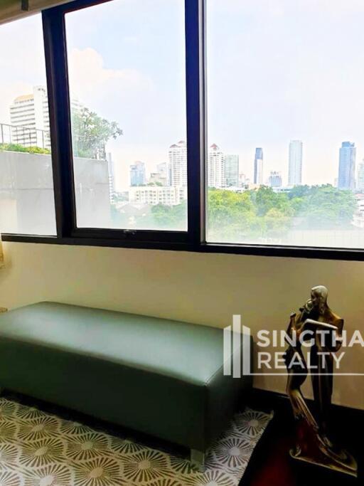 For SALE : Acadamia Grand Tower / 3 Bedroom / 2 Bathrooms / 151 sqm / 15000000 THB [8406885]