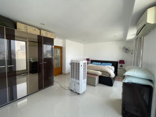 For SALE : D.S. Tower 2 Sukhumvit 39 / 2 Bedroom / 2 Bathrooms / 125 sqm / 15000000 THB [9802806]