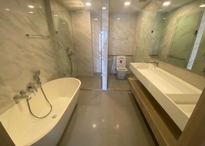 For SALE : FYNN Sukhumvit 31 / 2 Bedroom / 2 Bathrooms / 80 sqm / 15500000 THB [S10941]
