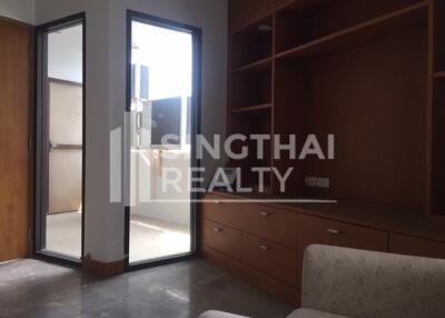 For SALE : Fifty Fifth Tower / 3 Bedroom / 3 Bathrooms / 196 sqm / 16000000 THB [3812513]