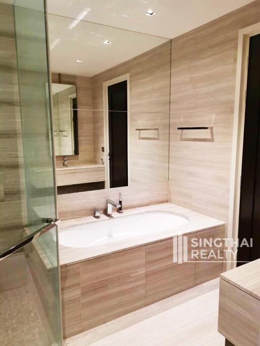 For SALE : The Diplomat 39 / 1 Bedroom / 1 Bathrooms / 55 sqm / 16300000 THB [7620253]