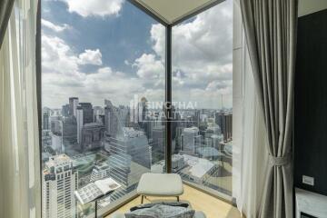 For SALE : 28 Chidlom / 1 Bedroom / 1 Bathrooms / 44 sqm / 16990000 THB [S10978]