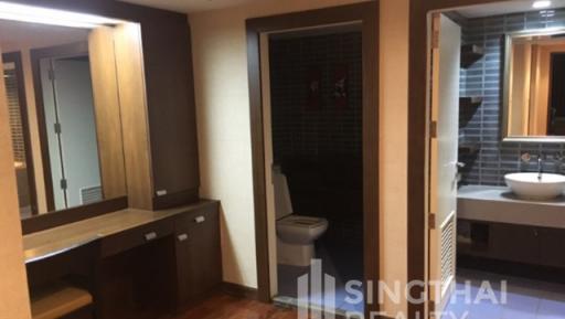 For SALE : Urbana Sukhumvit 15 / 2 Bedroom / 2 Bathrooms / 192 sqm / 17800000 THB [4691630]