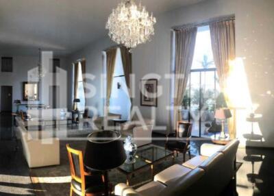 For SALE : Icon III / 2 Bedroom / 2 Bathrooms / 136 sqm / 18000000 THB [9454224]
