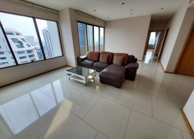 For SALE : The Emporio Place / 2 Bedroom / 2 Bathrooms / 101 sqm / 18000000 THB [9979438]