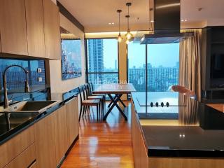 For SALE : The Parco / 2 Bedroom / 2 Bathrooms / 121 sqm / 18000000 THB [S10117]
