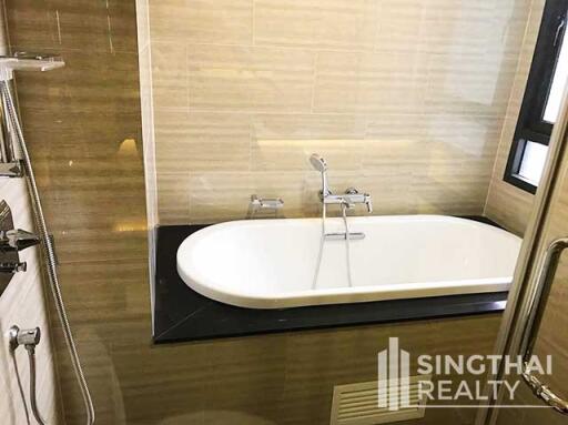 For SALE : Klass Condo Langsuan / 2 Bedroom / 2 Bathrooms / 72 sqm / 18500000 THB [6513740]