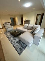 For SALE : Fifty Fifth Tower / 3 Bedroom / 2 Bathrooms / 170 sqm / 18800000 THB [S11572]