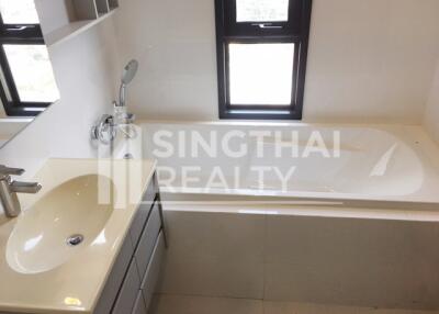 For SALE : HQ by Sansiri / 2 Bedroom / 2 Bathrooms / 81 sqm / 19000000 THB [3965483]